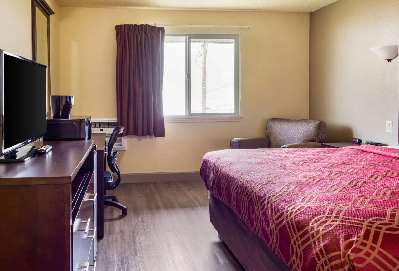 Econo Lodge Newport Zewnętrze zdjęcie
