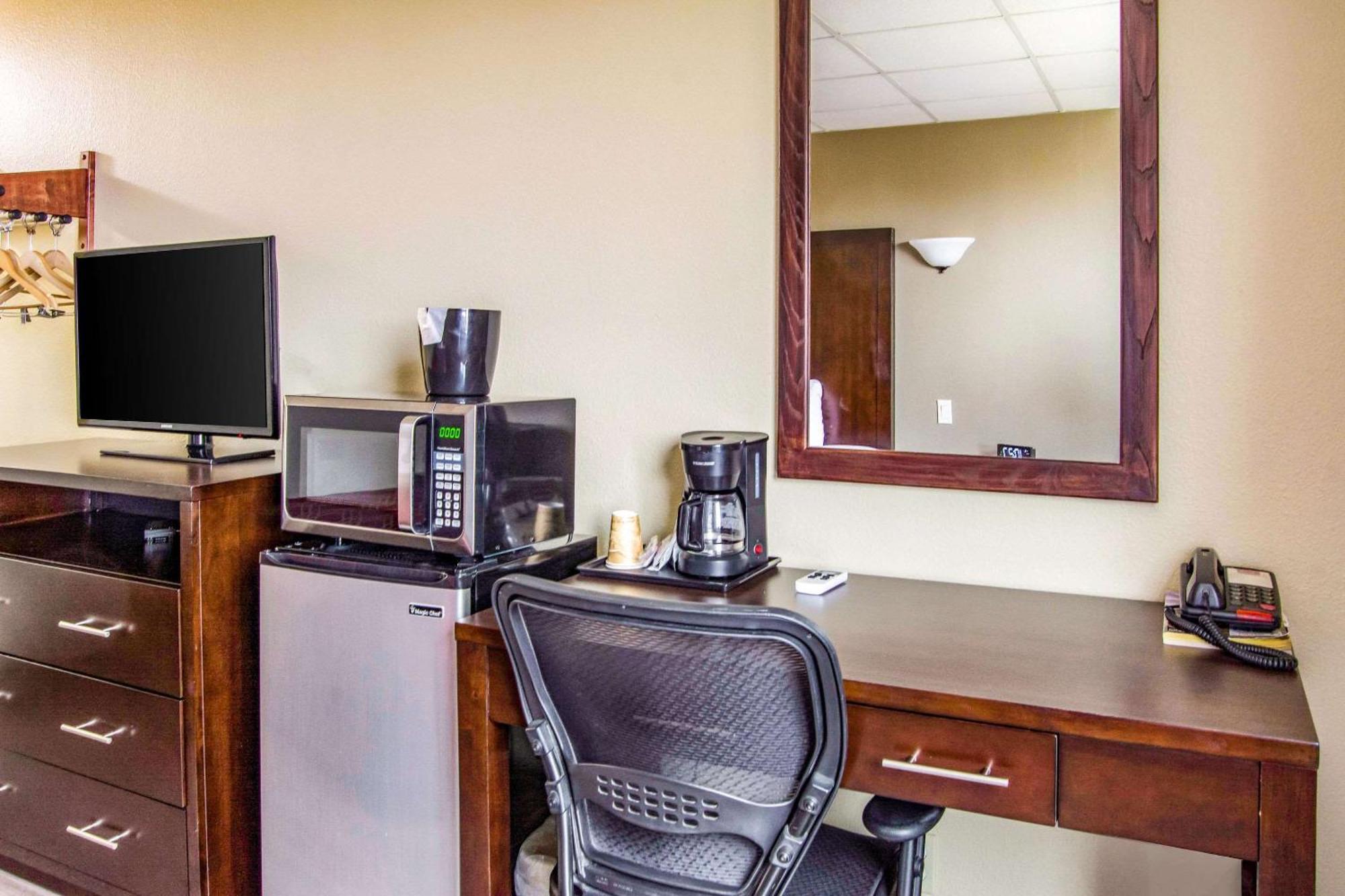 Econo Lodge Newport Zewnętrze zdjęcie