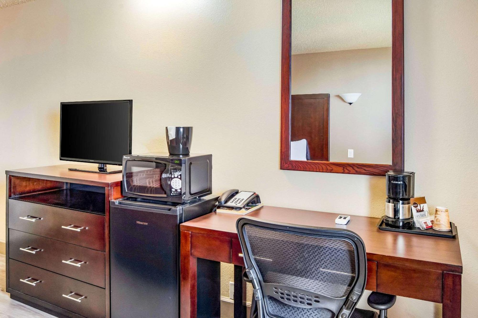 Econo Lodge Newport Zewnętrze zdjęcie