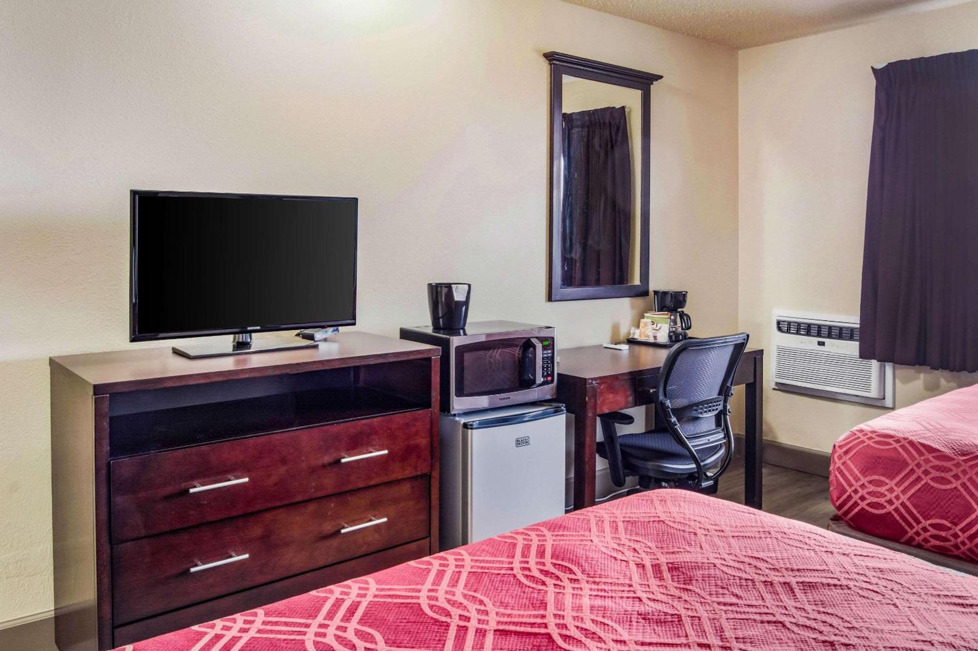Econo Lodge Newport Zewnętrze zdjęcie